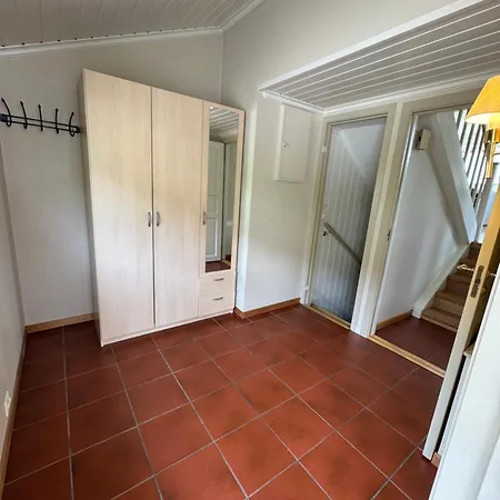 Dom wakacyjny Big Semi-detached House With A Sunny Garden