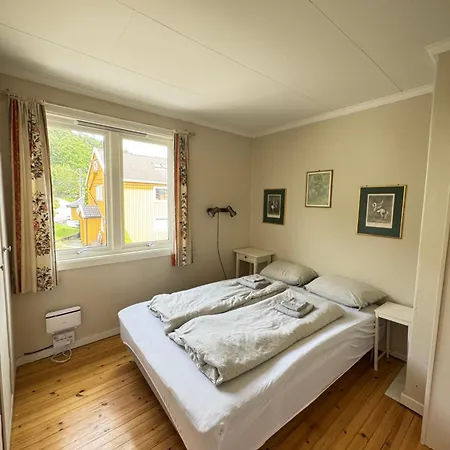 Tatil Evi Big Semi-detached House With A Sunny Garden