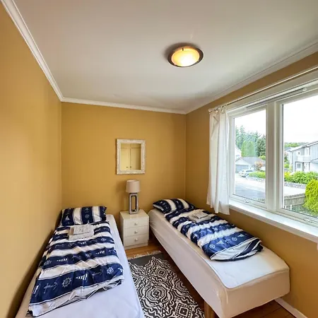 Semesterbostad Big Semi-detached House With A Sunny Garden Kristiansand
