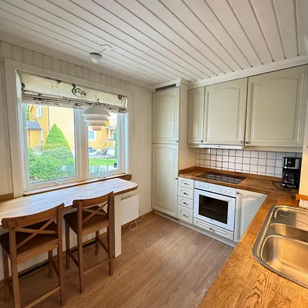 Big Semi-detached House With A Sunny Garden Tatil Evi Kristiansand